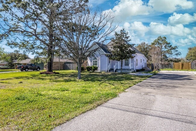 Building Photo - 3525 Bridgette Ln