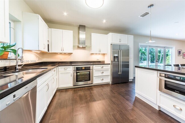 Building Photo - 1315 San Ignacio Ave