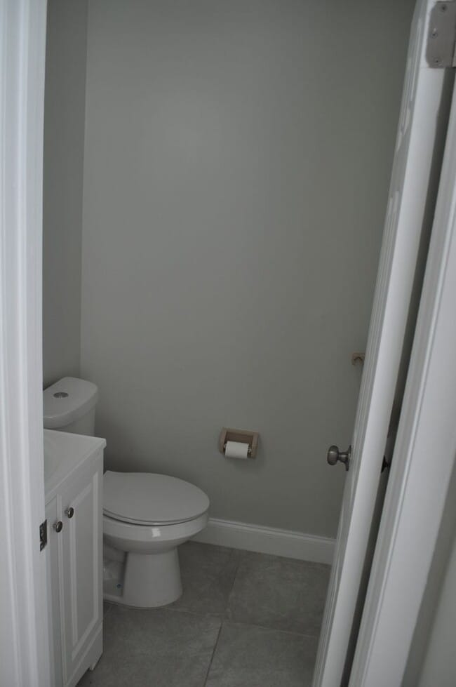 Building Photo - Quaint Home with all Tile floors