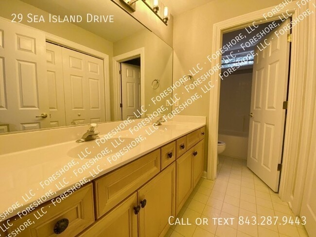Building Photo - 4-Bedroom Home with Loft and Office for Re...