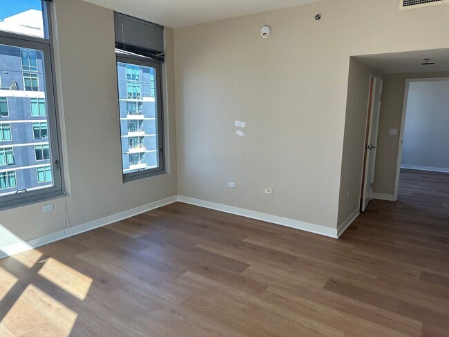 Building Photo - 1 Bedroom on the 16th Floor at Acqua Vista...