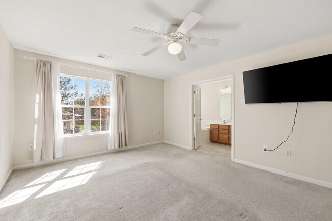 Building Photo - 14257 Hunters Run Way