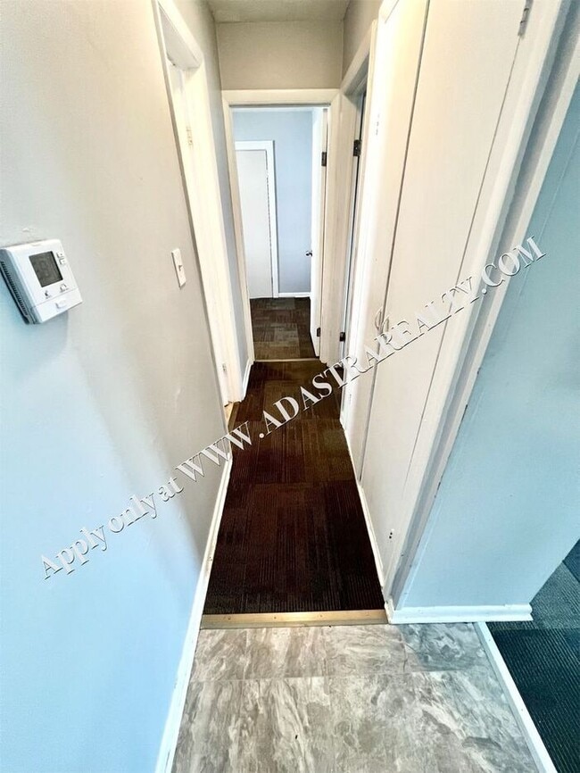 Building Photo - Beautiful 2 Bed 1 Bath Duplex in Independence-Available in FEBRUARY!!