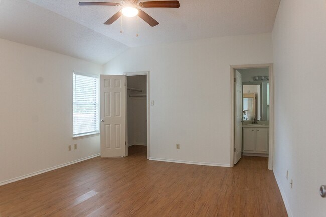 Building Photo - South Austin 3-bedroom/2-bath Home Reduced...