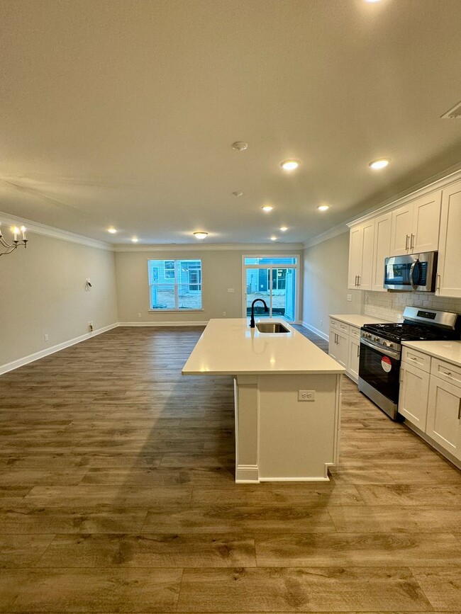 Building Photo - New Construction, 3BR/2.5 Bath Townhouse i...