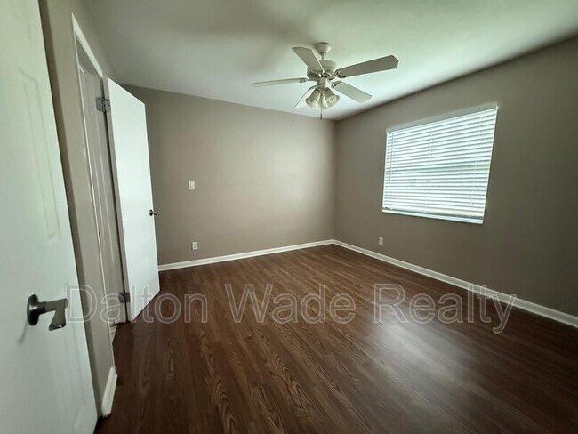 Building Photo - 2040 Sunset Grove Ln