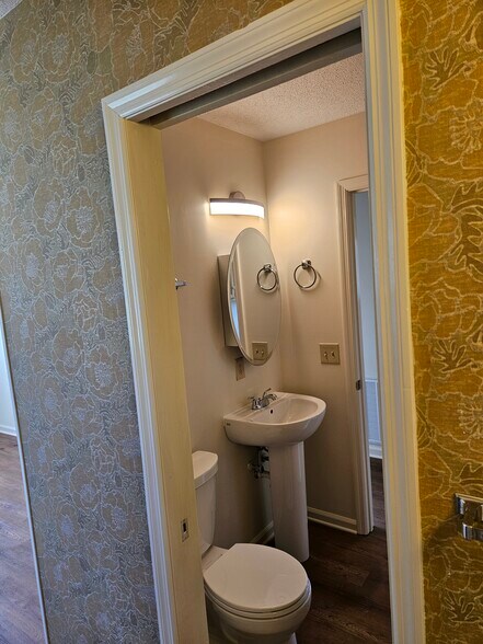 Bathroom sink - 3696 Bennett Rd