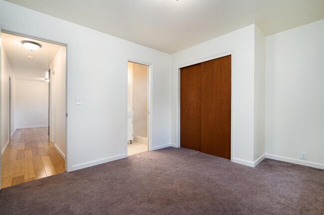 Building Photo - 10752 Footwall Dr