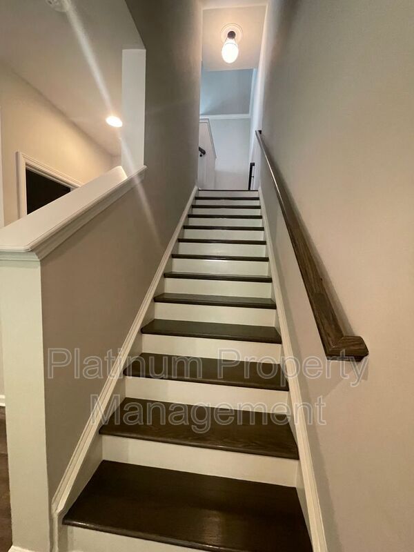 Building Photo - 1631 Venture Pt Wy