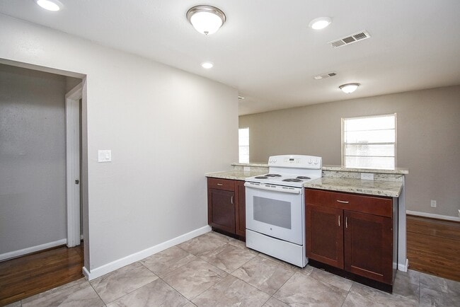 Building Photo - 6223 Wayland St