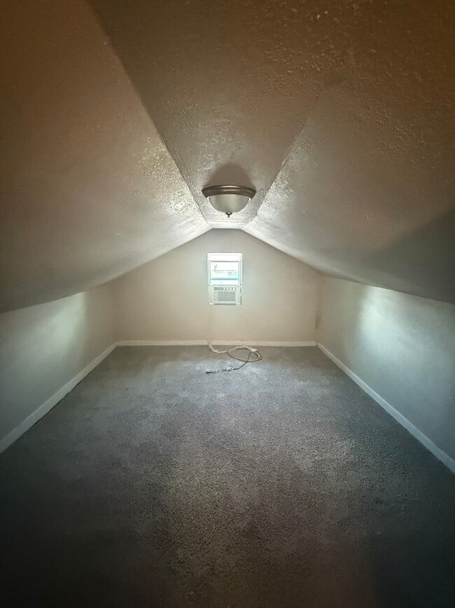 Building Photo - Large 1-bedroom home with private patio!