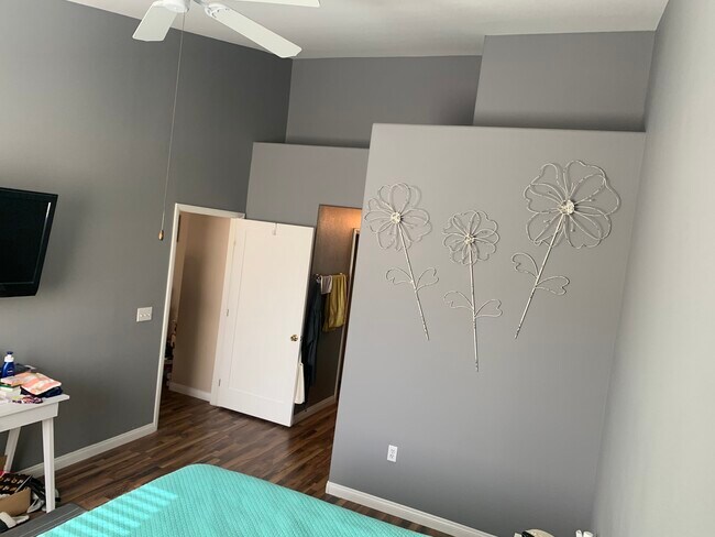 Building Photo - 1205 Simms Ave