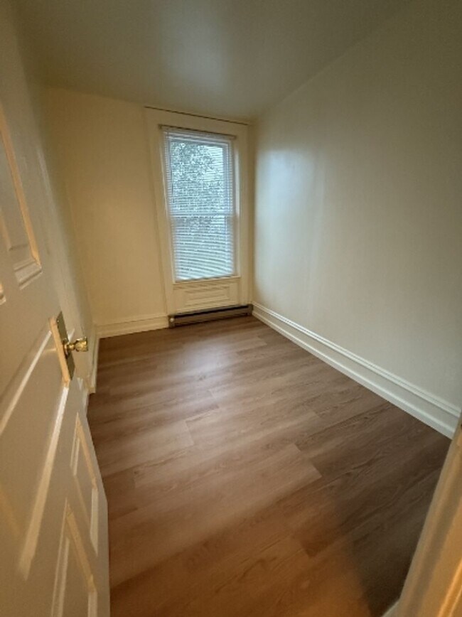 Building Photo - 243 Old Leacock Rd