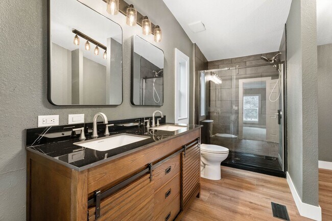 Building Photo - BRAND NEW FULL RENOVATION! Beautiful turn-key home available in Crooked River Ranch!