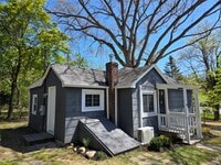 Building Photo - 4 Private Rd