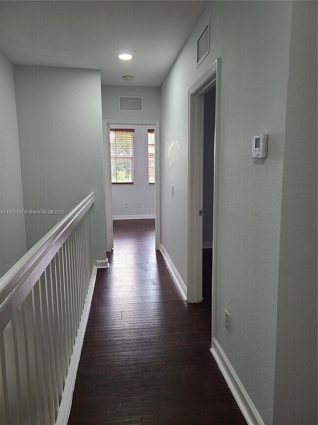 Building Photo - 4252 SW 156th Ave