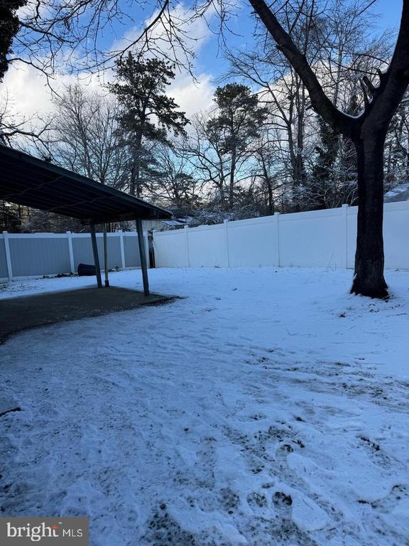 Building Photo - 11 Gentian St