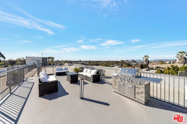Building Photo - 5506 Thornburn St