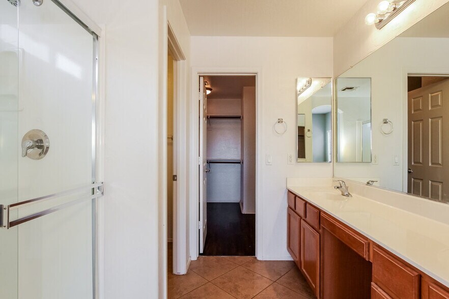 Building Photo - 9021 W Whyman Ave
