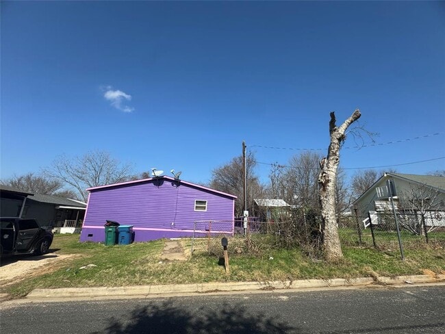 Building Photo - 404 W Cleveland St