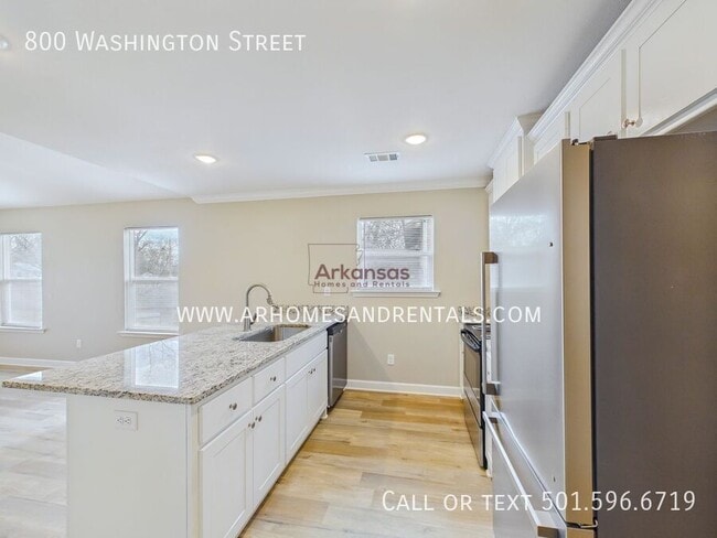 Building Photo - 800 Washington St