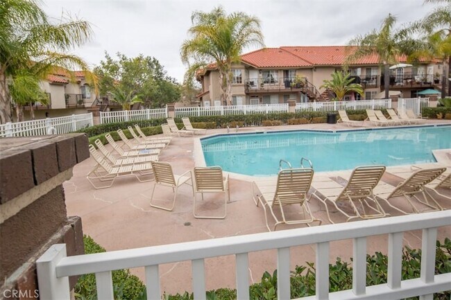 Building Photo - 29 Blue Oak