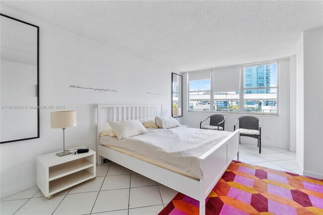 Building Photo - 6039 Collins Ave