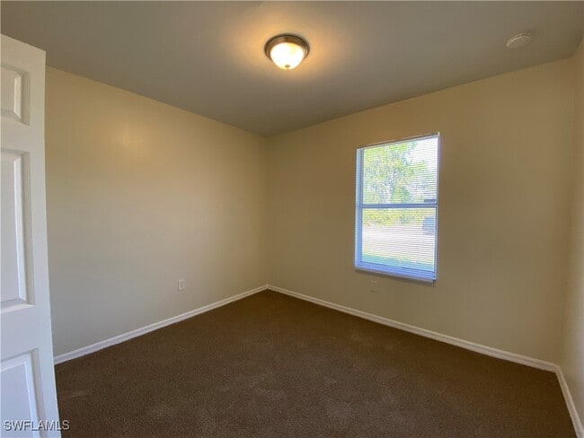 Building Photo - 539 Alexia Ave S