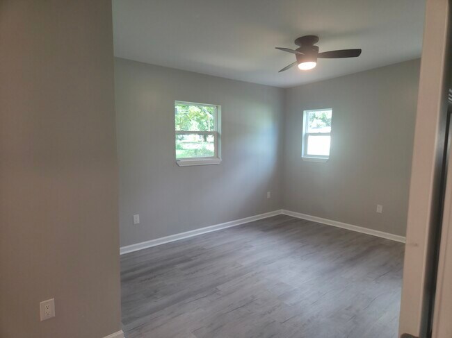 Building Photo - 4509 Deauville Way