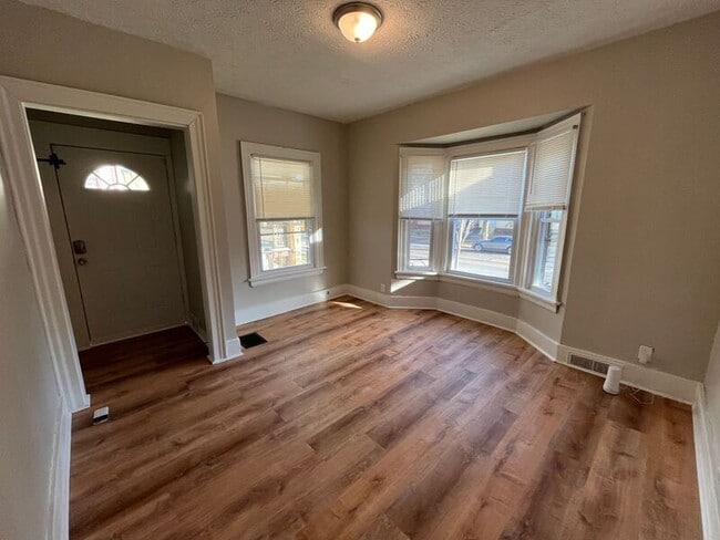 Primary Photo - 510 Parsells Ave