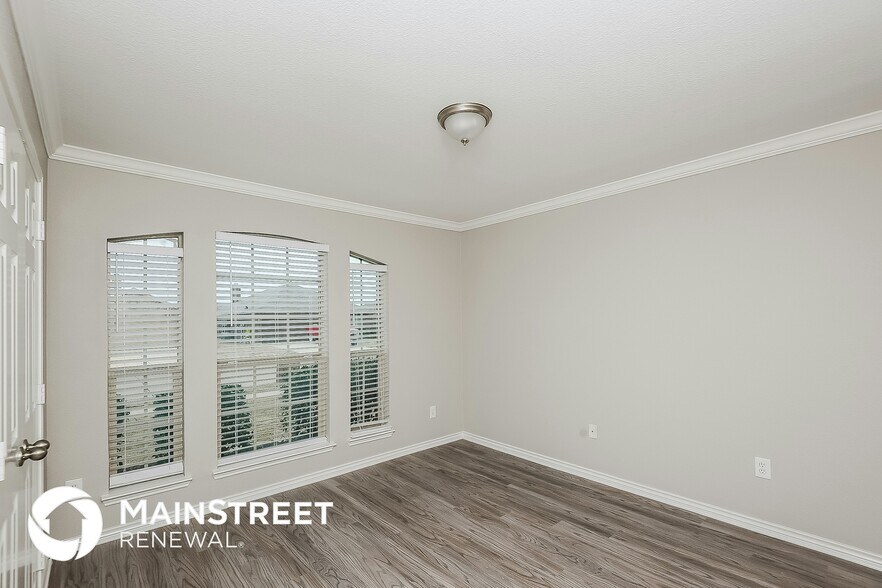Building Photo - 232 Spring Hollow Dr