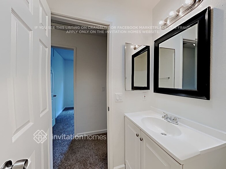 Building Photo - 200 Bonfield Way