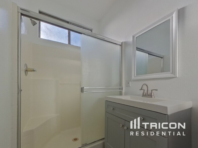 Building Photo - 4129 N Dania Ct