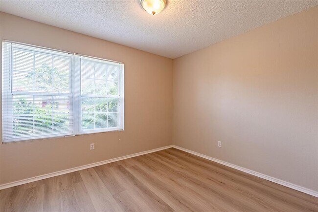 Building Photo - 1702 Verbena Way