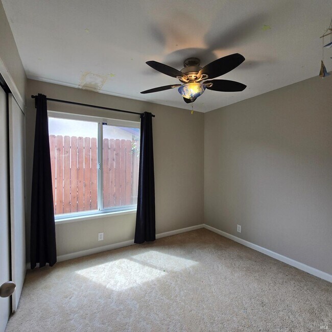 Building Photo - 464 Hartwick Ln