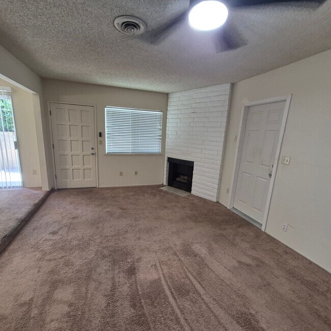 Building Photo - 3332 Jayanne Way