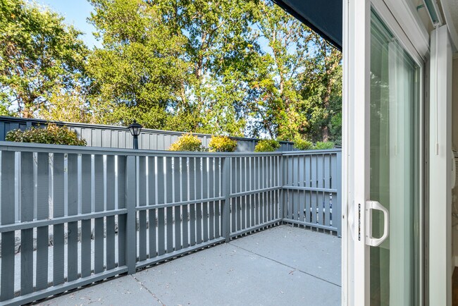 Building Photo - 390 Alameda del Prado