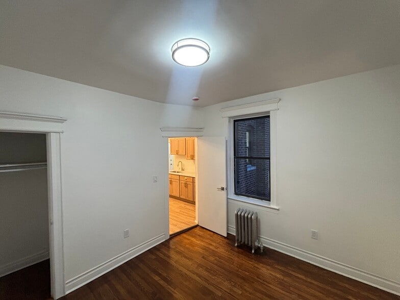 Building Photo - 160 59th St