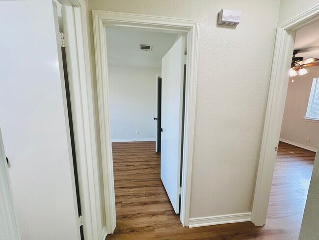 Building Photo - MOVE IN SPECIAL!!! - Updated 3-Bed Home wi...