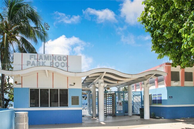 Building Photo - 1250 Lincoln Rd