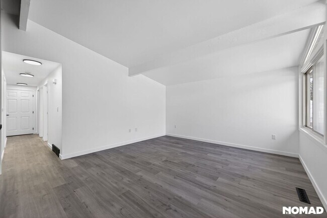 Building Photo - 6552 38th Ave NE