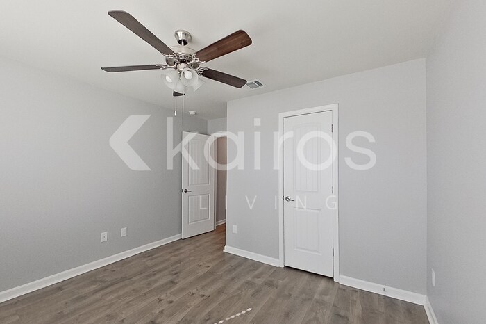 Building Photo - 130 Yardley Ct