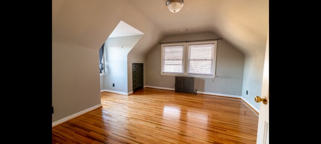 Building Photo - 1145 Lindsay St