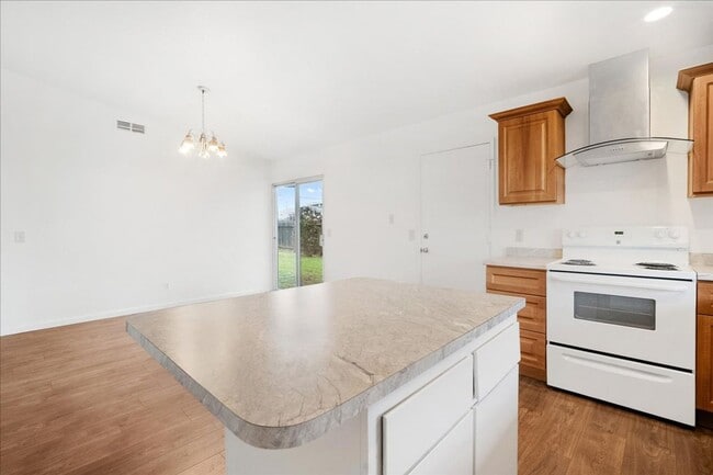 Building Photo - 1025 Marston St