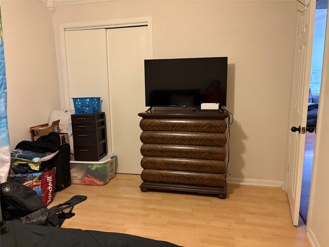 Building Photo - 302 West Dr