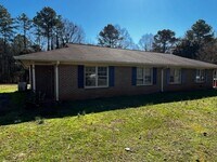 Building Photo - 157-159-159 Bentwood Cir
