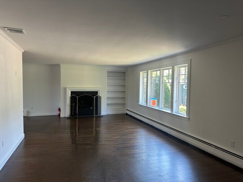 Building Photo - 446 Dudley Rd