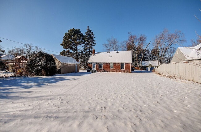 Building Photo - 1512 N May St