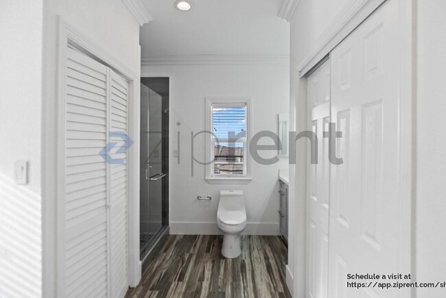 Building Photo - 24518 Karina St