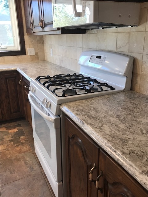 Kitchen Counter tops. - 512 Carlyle Ln